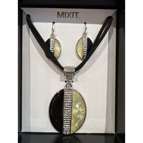 MIXIT Necklace & Earring Set Black & Greenish Mother of Pearl Tone - Picture 1 of 13